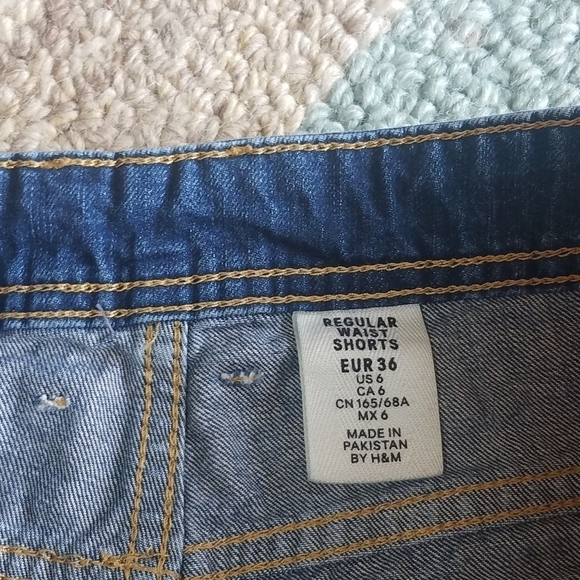 HM Distressed Jean Shots with Button Pocket 6 - Picture 3 of 4